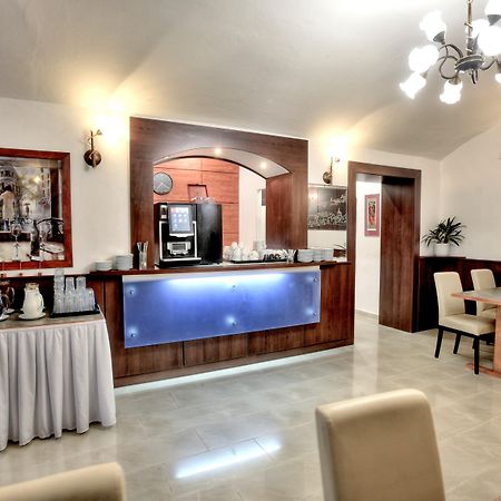 Royal Plaza Ξενοδοχείο Πράγα Εξωτερικό φωτογραφία