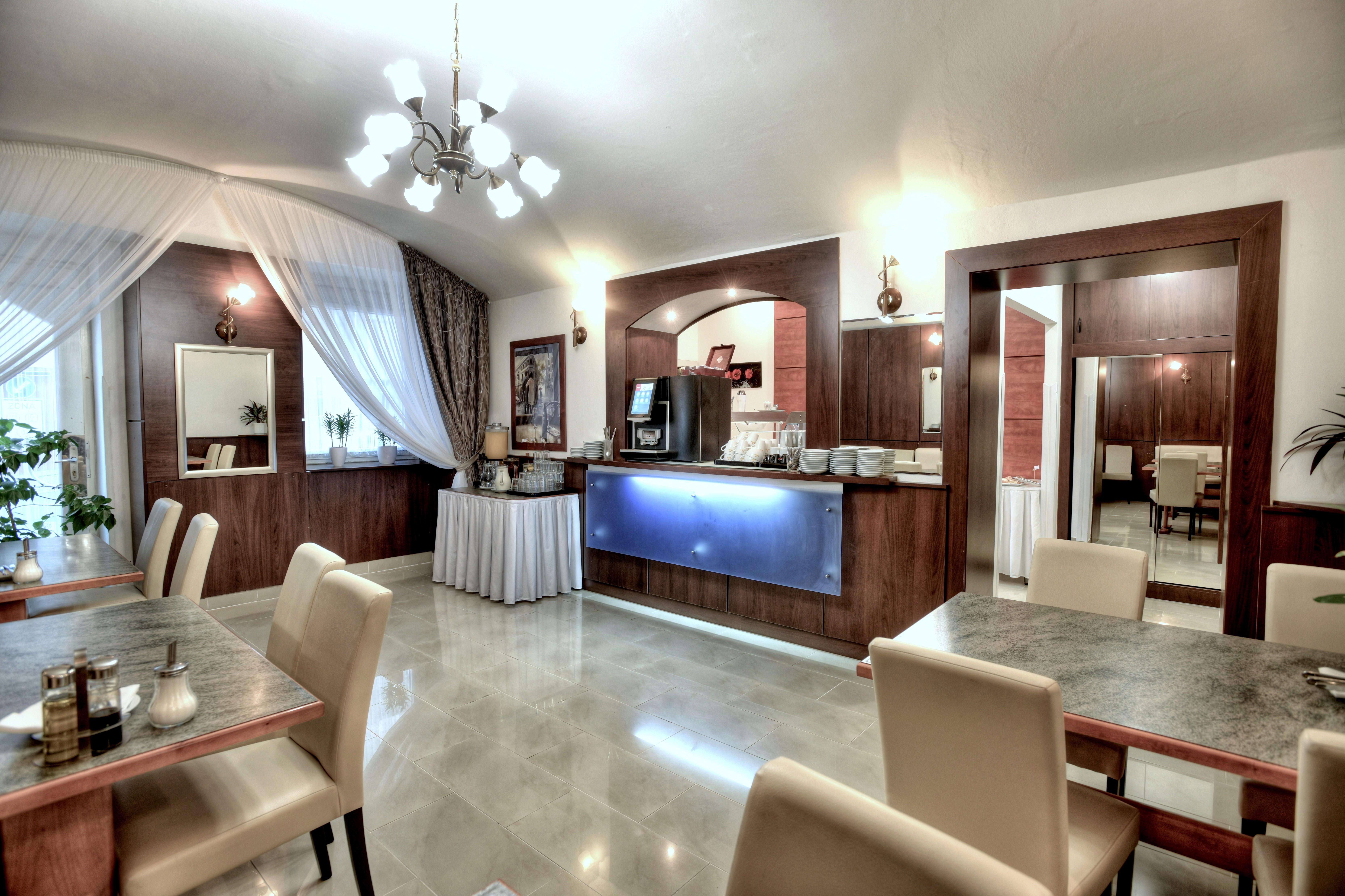 Royal Plaza Ξενοδοχείο Πράγα Εξωτερικό φωτογραφία