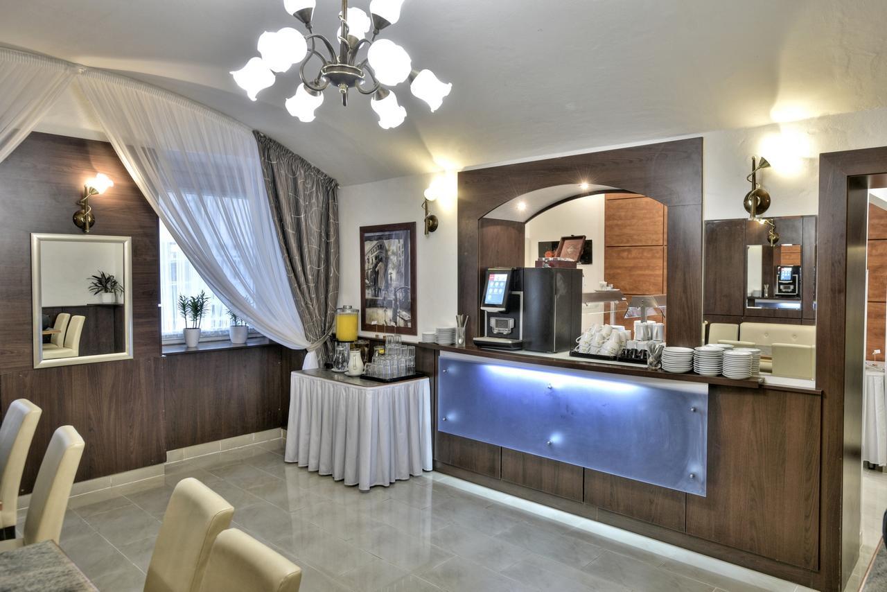 Royal Plaza Ξενοδοχείο Πράγα Εξωτερικό φωτογραφία